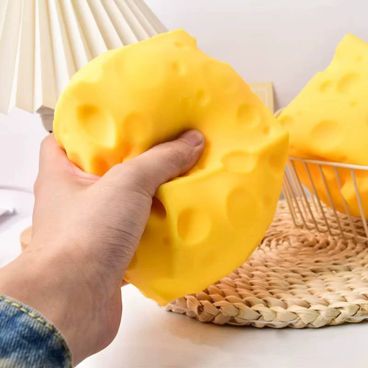 Cheese Stress Ball Squishy Toy - огляд і ціна Food & Snacks Coloring